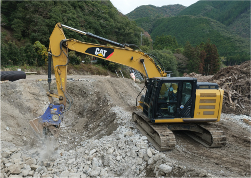 がれき類破砕機